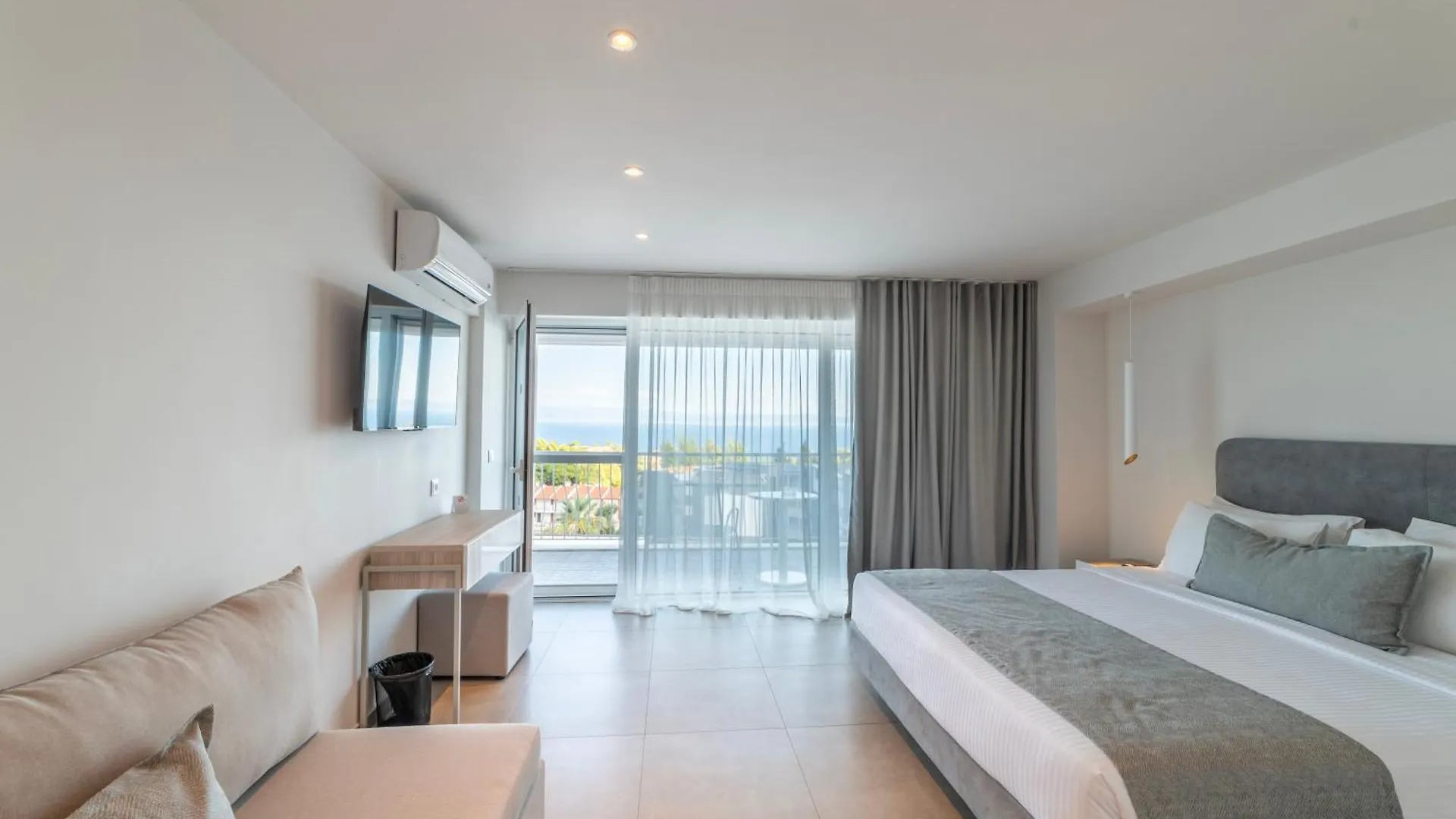 ****  Hotel Kriopigi Greece